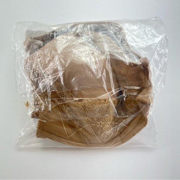 Parfait - Ladies Wired Seamless T-shirt Bra - European Nude. Size: 38DDD (US). - Picture 5 of 12